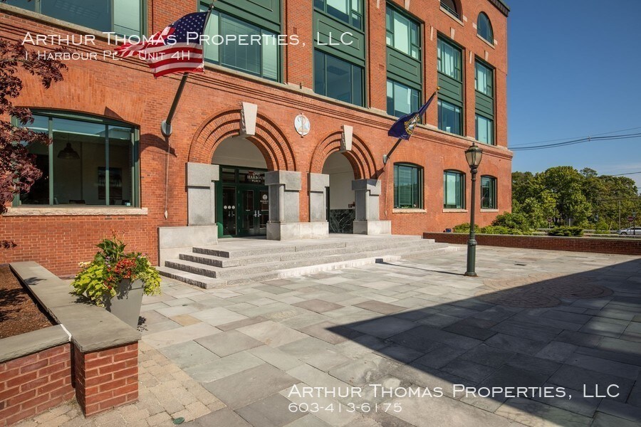 Primary Photo - 1 Harbour Pl