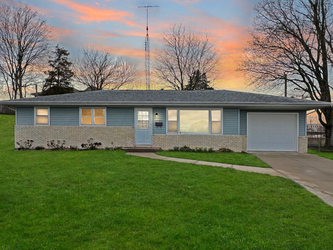 Primary Photo - 1080 Dunn Ct