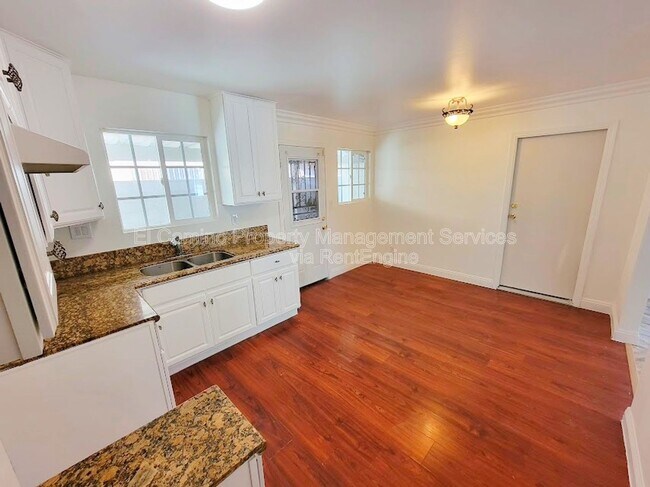 Foto del edificio - 22225 Seine Ave