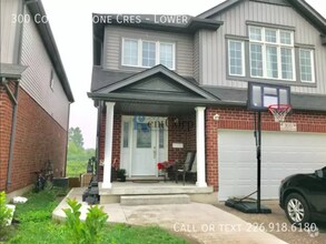 Building Photo - 300 Countrystone Crescent