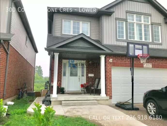 Primary Photo - 300 Countrystone Crescent