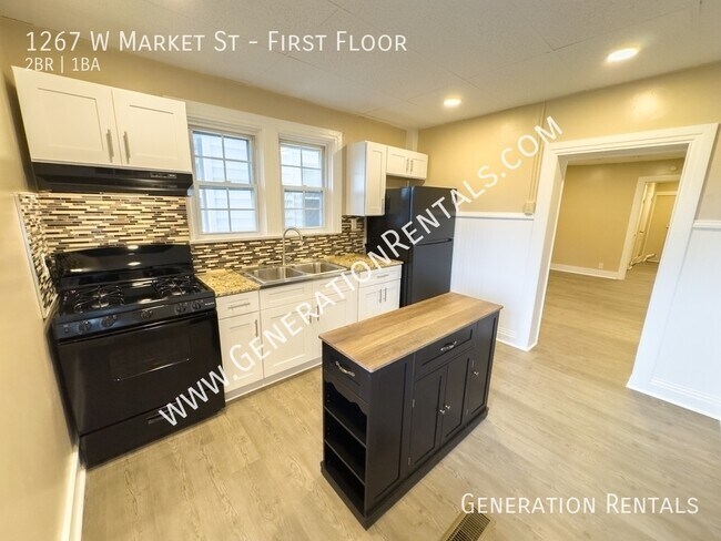 Foto del edificio - 1267 W Market St