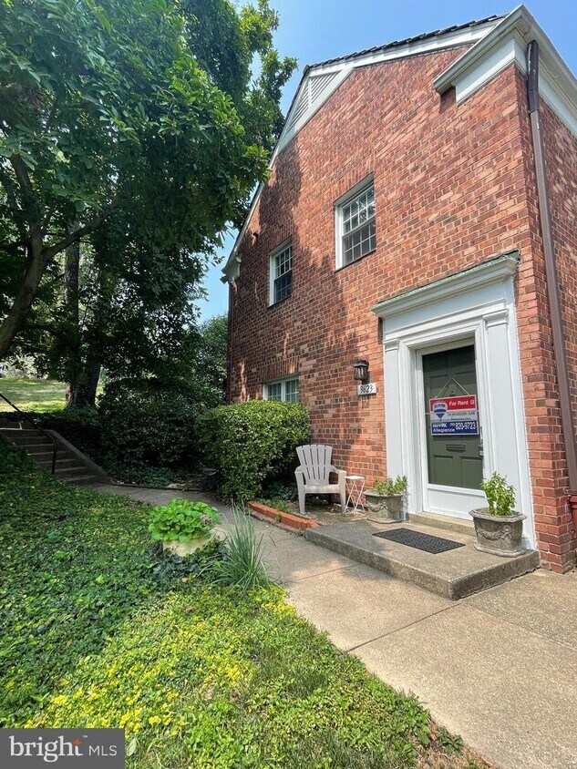 Primary Photo - 3623 Gunston Rd
