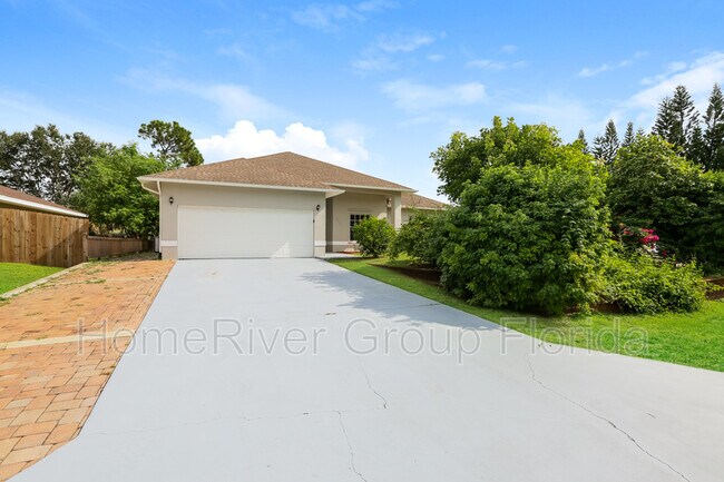 Foto del edificio - 8373 Butternut Rd