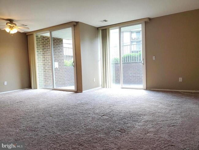 Building Photo - 10218 Prince Pl