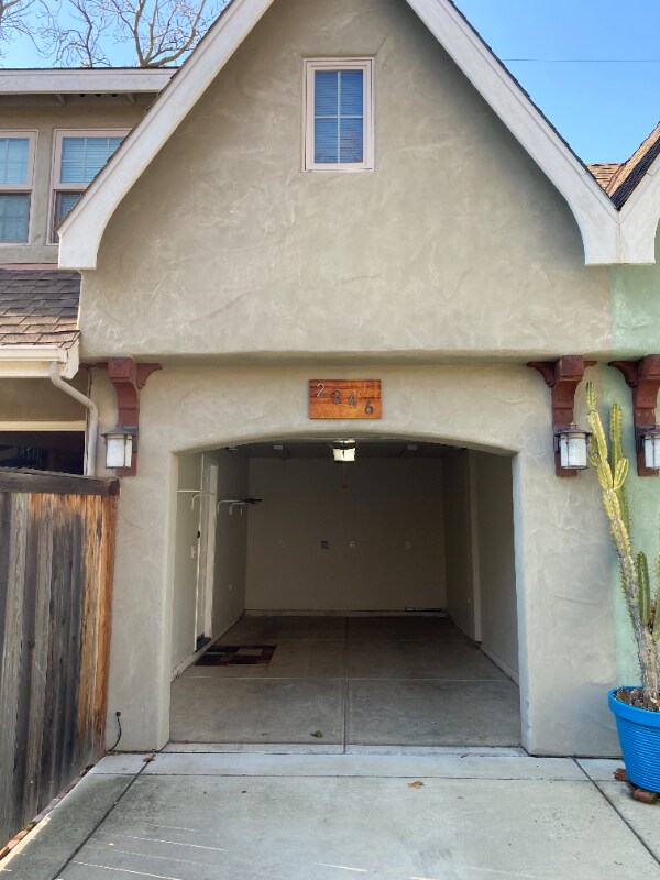 Building Photo - 2346 42nd St