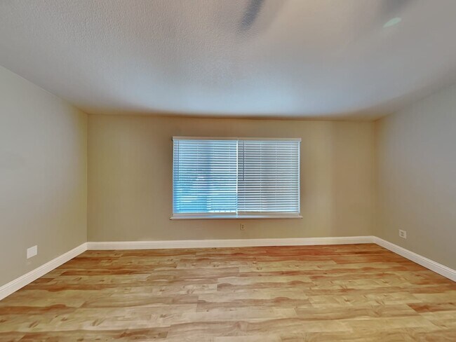 Foto del edificio - 8645 Willow Grove Way