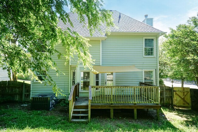 Building Photo - Three Bedroom Home!
