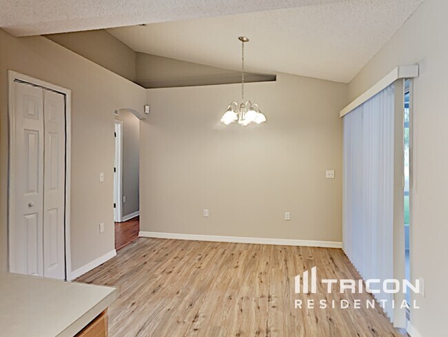 Foto del edificio - 13389 Dunbar St