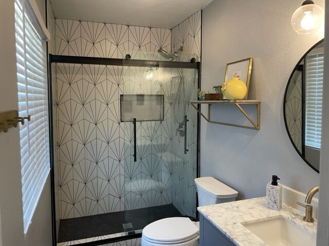 Sleek and modern master ensuite - 1242 W Manhatton Dr