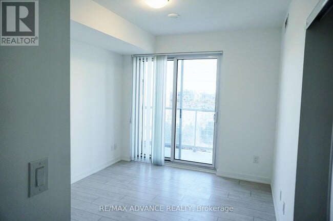 Building Photo - 2031 Kennedy Rd