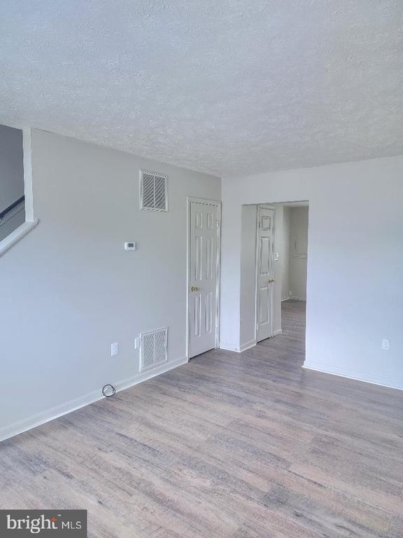 Building Photo - 130 W 13th St