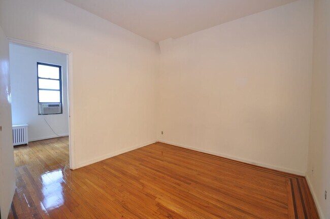 Building Photo - 29 E 30th St