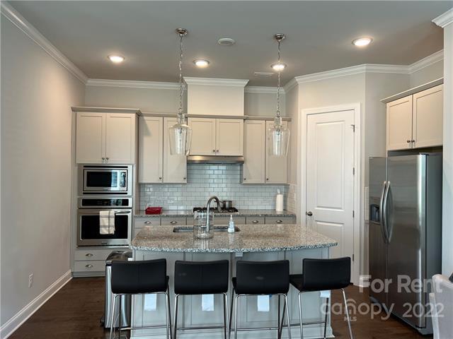 Foto del edificio - 9735 Briarwick Ln
