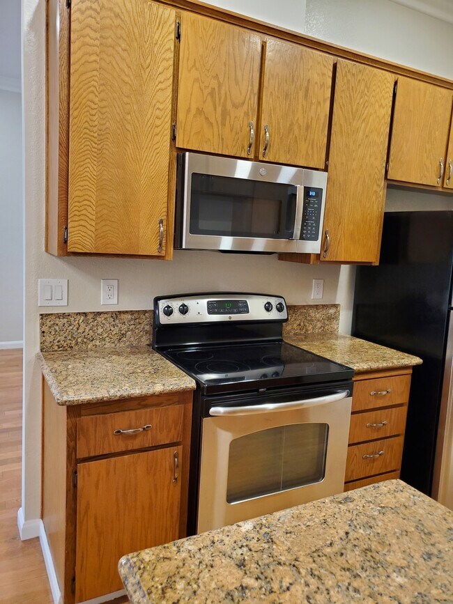 Foto del edificio - 2072 Fostoria Cir