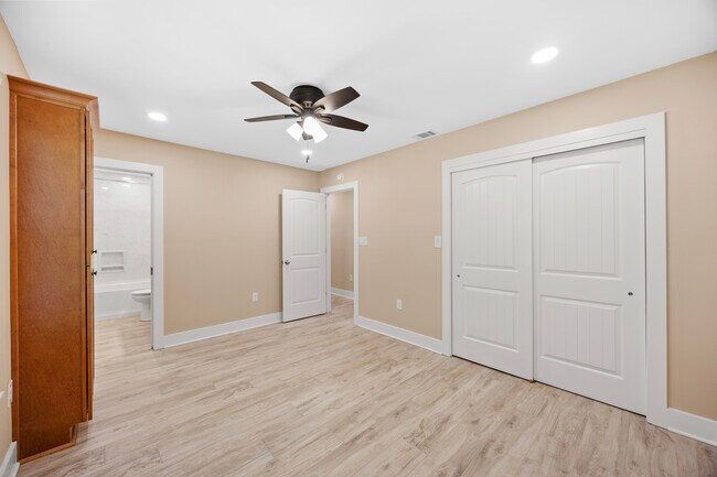 Building Photo - 1351 Sanibel Ln
