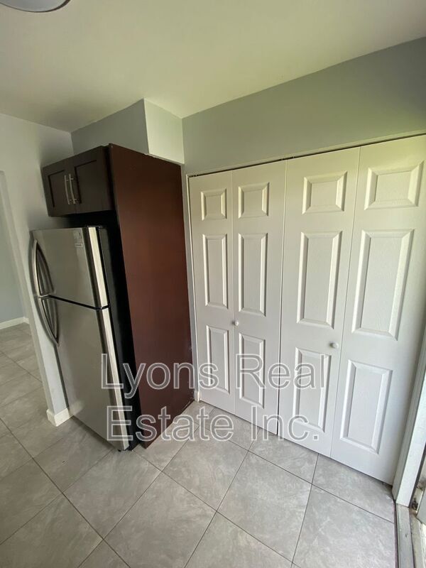 Building Photo - 4200 Pine Drop Ln