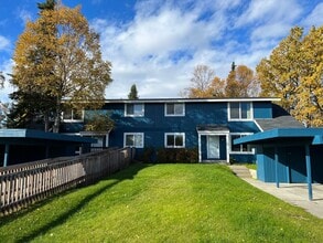 Building Photo - 304 S Forest Dr