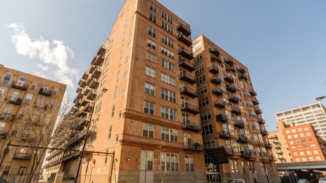 Foto del edificio - 500 S Clinton St