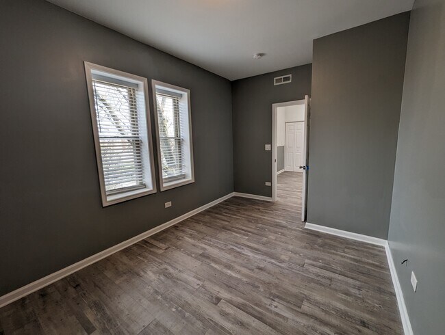 Foto del edificio - 4213 W 13th St