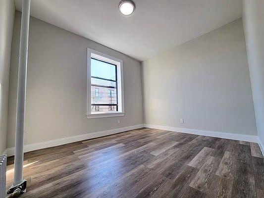 Foto del edificio - 2 bedroom in BRONX NY 10459