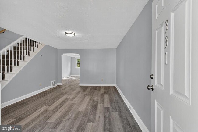 Foto del edificio - 331 W 21st St