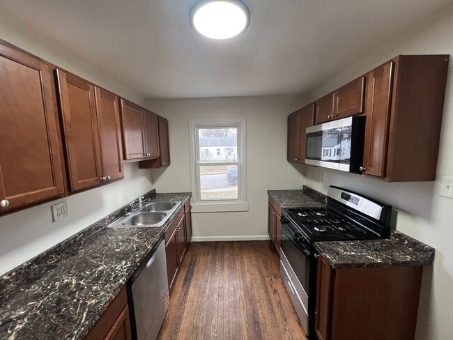 Foto del edificio - 10225-27 St. Katherine Ln.