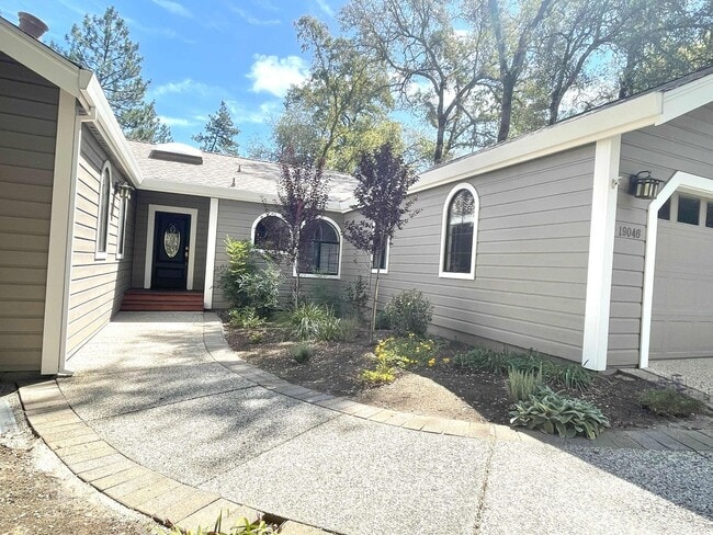 Foto del edificio - Beautiful 3 bedroom, 3 bath home in Lake W...