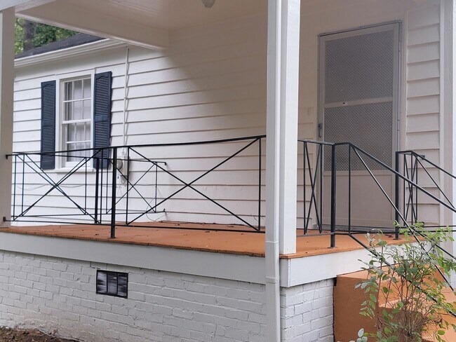 Foto del edificio - Affordable Living $1100 - Marta, AUC and C...