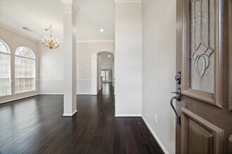 Building Photo - 8830 Fairbloom Ln