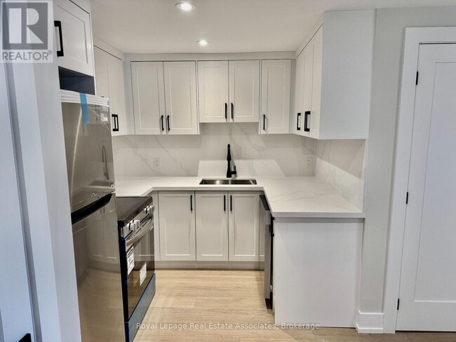 Building Photo - 246 Marlborough St