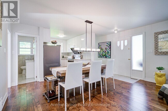 Building Photo - 306 Wenlock Ave