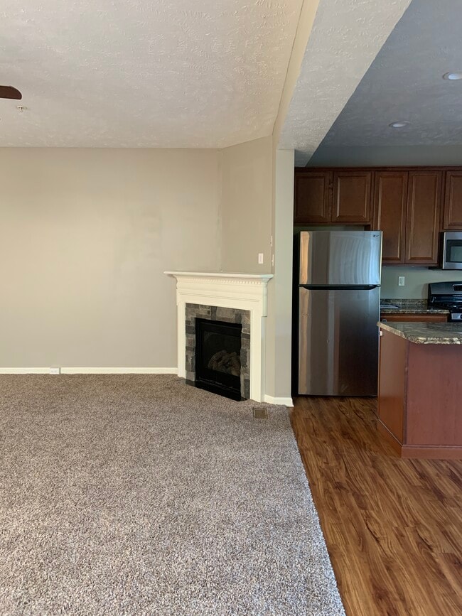 Building Photo - 1505 Canterbury Dr