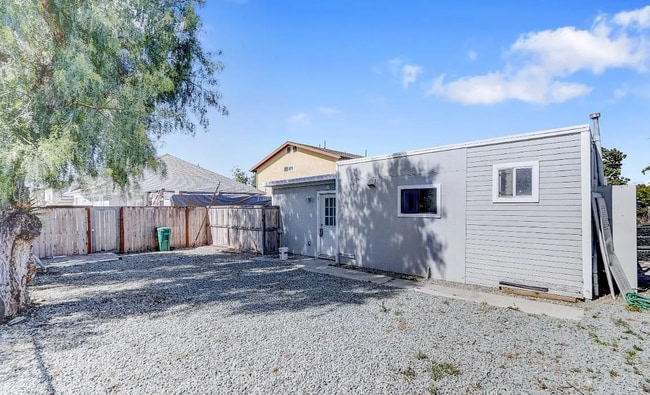 Building Photo - 2560-62 L St