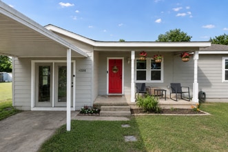 Building Photo - 1008 Pierce St