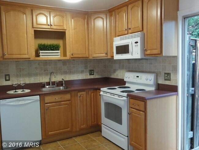 Foto del edificio - 130 Bent Twig Ln