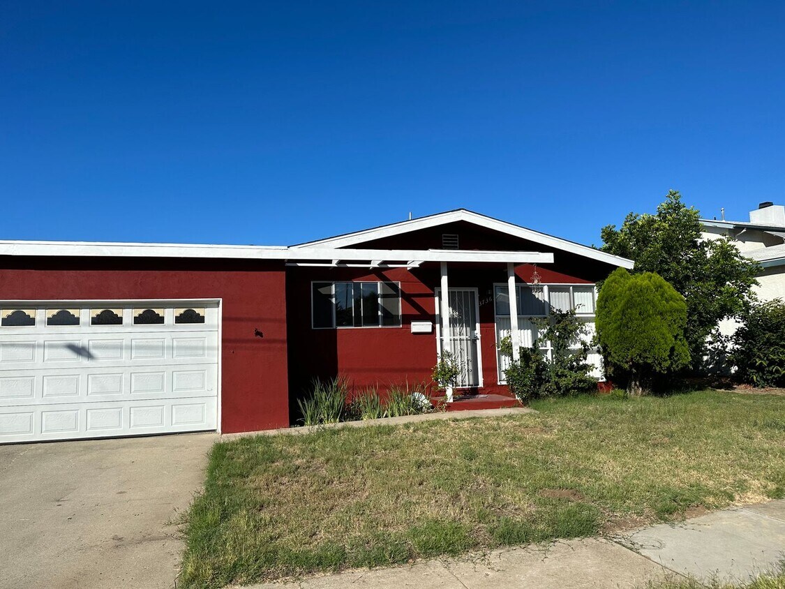 Primary Photo - 3 Bedroom 1.5 Bath Rolando Park