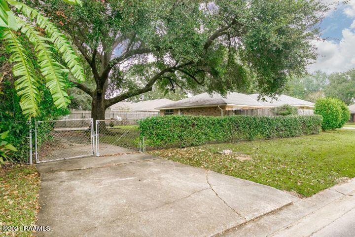 Building Photo - 99 Karolwood Dr