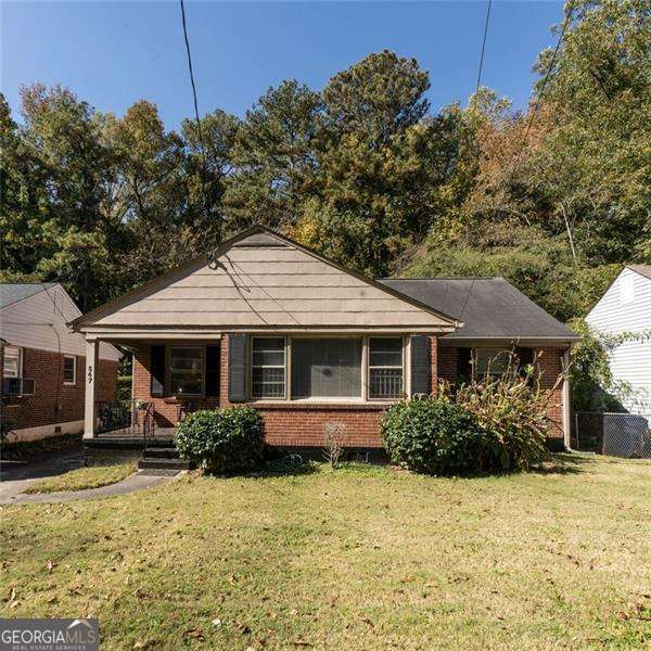 Building Photo - 547 Westmeath Dr SW