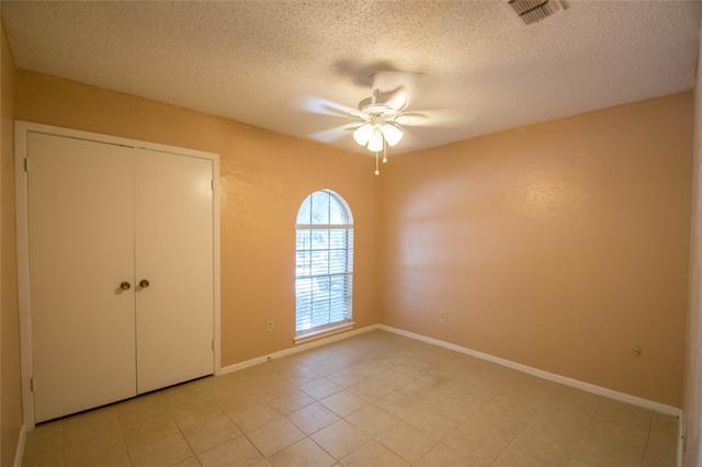 Building Photo - 2613 Pebblebrook St