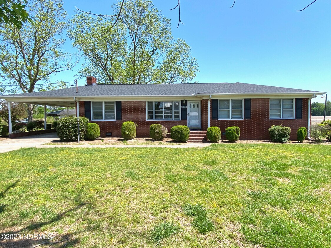 Foto principal - 2169 Blackjack-Simpson Rd