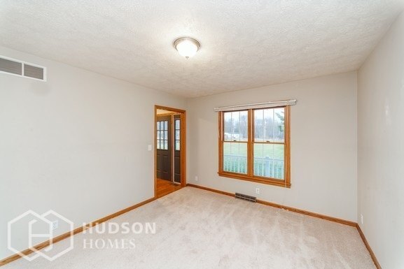 Foto del edificio - AVAILABLE NOW! - 4399 N Park Ave, Warren, ...