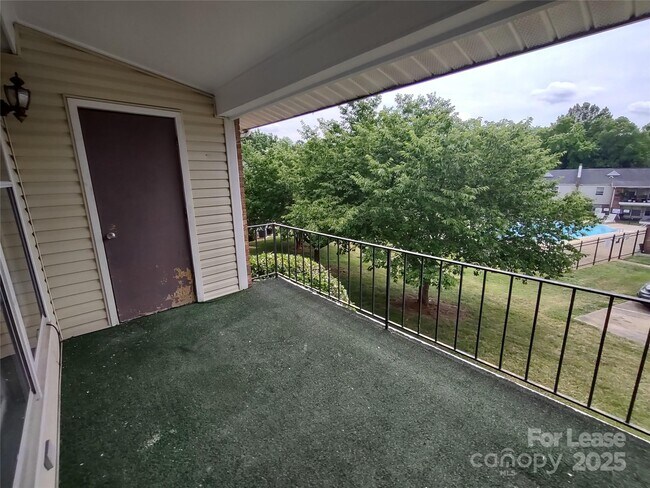 Building Photo - 4601 Coronado Dr