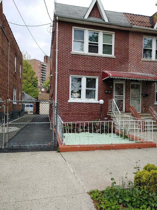 Main entrance - 4137 Boyd Ave