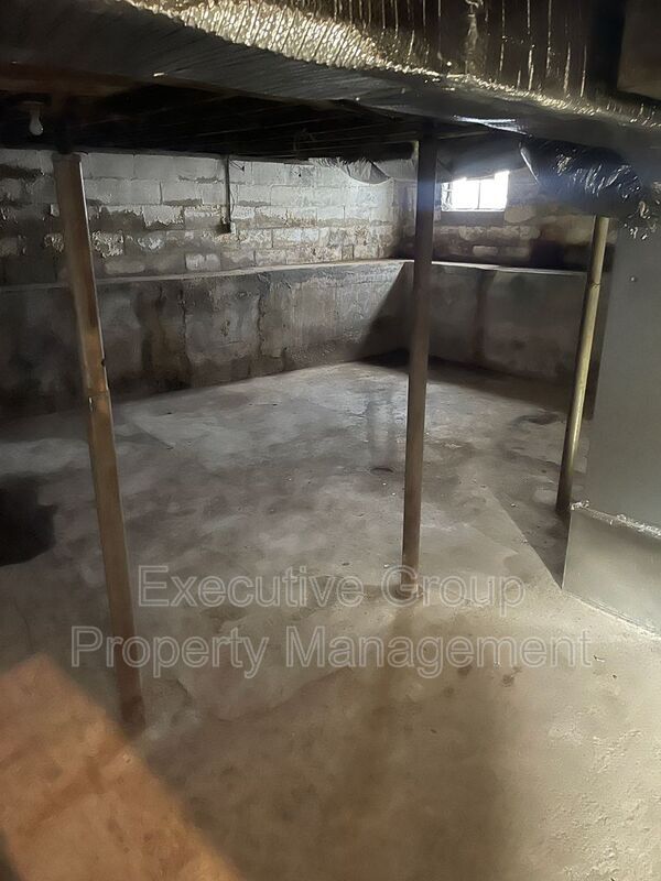 Foto del edificio - 746 W Elm Rd