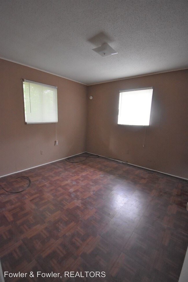 Building Photo - 2 br, 1 bath Apartment - 2631 Uwharrie Road