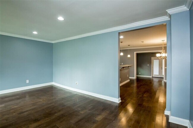 Building Photo - Updated Remodeled Brick Ranch with Full Fi...