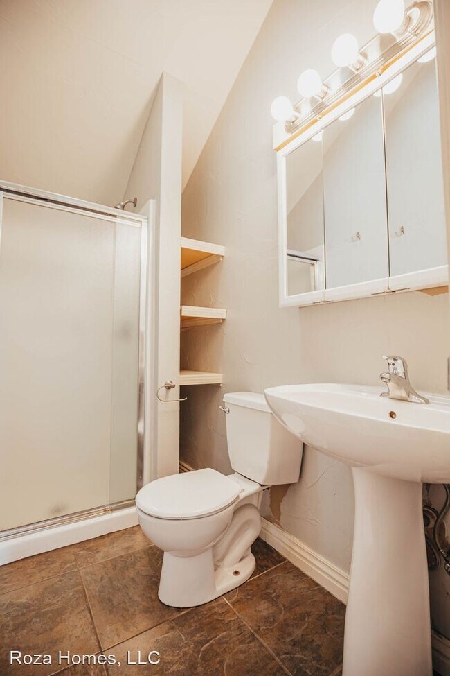 Building Photo - 4 br, 3 bath House - 725 S Holland