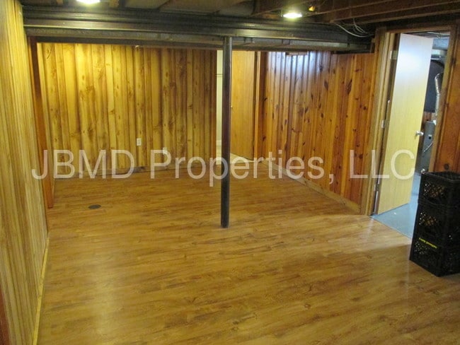 Building Photo - 11700 Marion