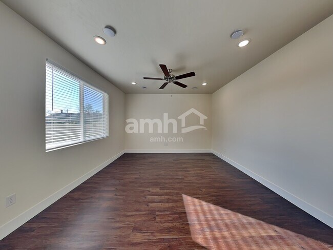 Building Photo - 11423 W Mesquite Street